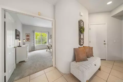 Entry Way - 369 Justina Dr, Oceanside, CA 92057 photo 6 of 8