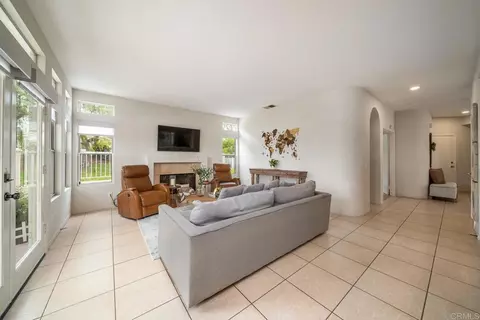 Entry Way - 369 Justina Dr, Oceanside, CA 92057 photo 3 of 8