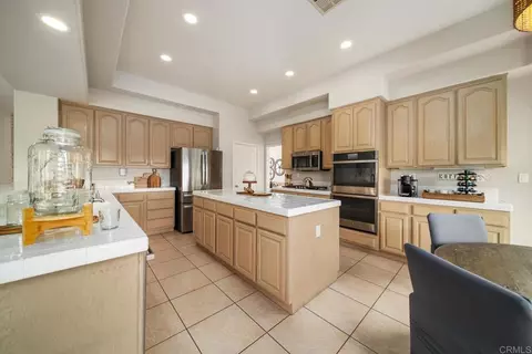 Kitchen - 369 Justina Dr, Oceanside, CA 92057 photo 4 of 5