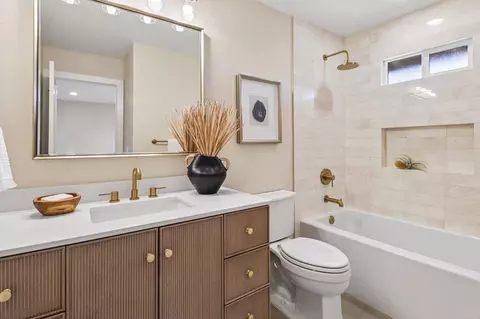 Bath - 4955 Rancho Viejo Dr, Del Mar, CA 92014 photo 4 of 4