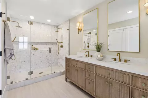 Bath - 4955 Rancho Viejo Dr, Del Mar, CA 92014 photo 2 of 4