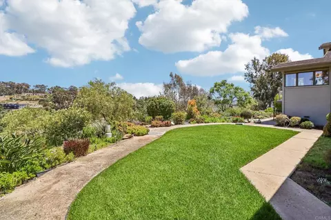 Exterior - 4955 Rancho Viejo Dr, Del Mar, CA 92014 photo 5 of 10
