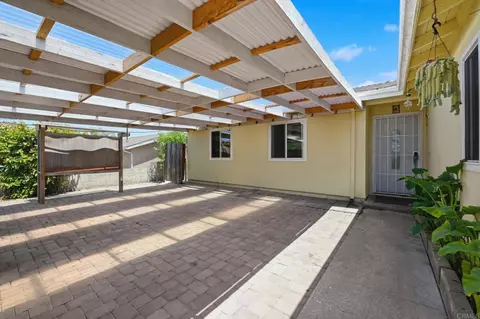 Exterior - 656 Parker St, Oceanside, CA 92057 photo 2 of 4