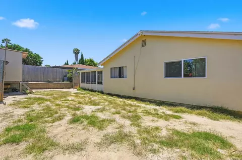 Exterior - 656 Parker St, Oceanside, CA 92057 photo 4 of 4