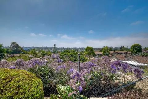 4545 Golden Ridge Dr, Oceanside, CA 92056