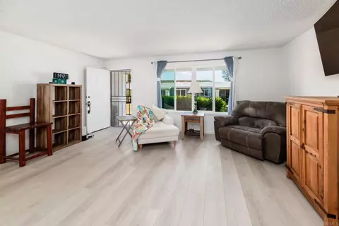 Living - 3631 Brandywine St, Oceanside, CA 92057 photo 2 of 4
