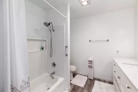 Bath - 3631 Brandywine St, Oceanside, CA 92057 photo 5 of 5