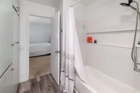 Bath - 3631 Brandywine St, Oceanside, CA 92057 photo 2 of 5