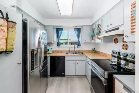Kitchen - 3631 Brandywine St, Oceanside, CA 92057 photo 2 of 4