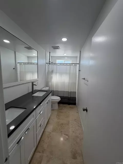 Bath - 23601 Barrego Way, Ramona, CA 92065 photo 3 of 3