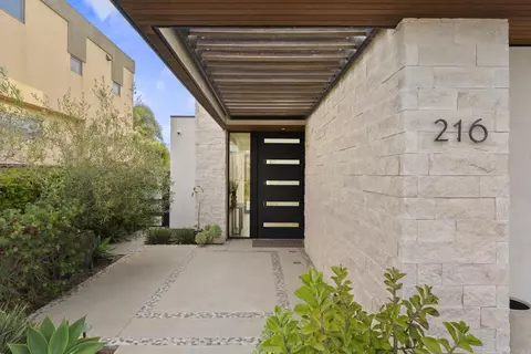 Exterior - 216 Ocean St, Solana Beach, CA 92075 photo 5 of 6