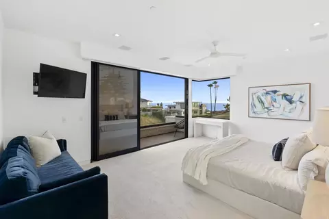 Bedroom - 216 Ocean St, Solana Beach, CA 92075 photo 1 of 3