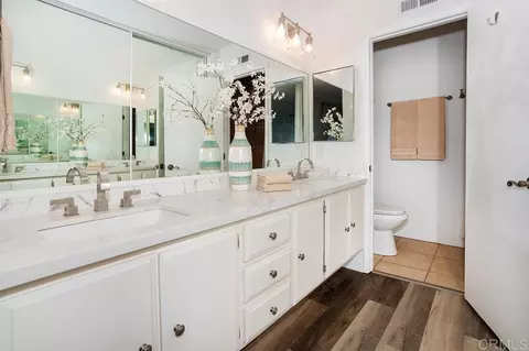Bath - 209 Rodney, Encinitas, CA 92024 photo 2 of 3