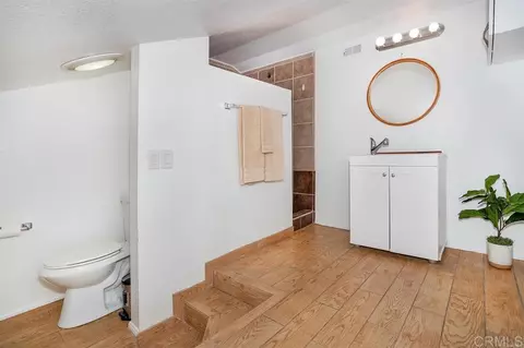 Bath - 209 Rodney, Encinitas, CA 92024 photo 3 of 3