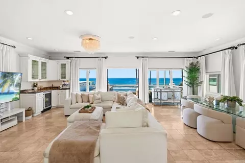 Living - 208 S Pacific St, Oceanside, CA 92054 photo 3 of 9