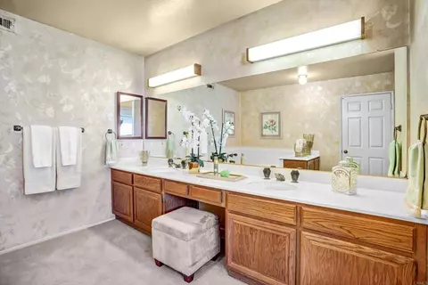 Bath - 975 Pebble Bch, Upland, CA 91784 photo 3 of 4