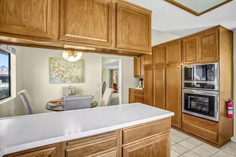 Kitchen - 975 Pebble Bch, Upland, CA 91784 photo 3 of 5