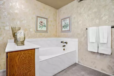 Bath - 975 Pebble Bch, Upland, CA 91784 photo 2 of 4
