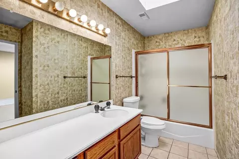 Bath - 975 Pebble Bch, Upland, CA 91784 photo 3 of 4