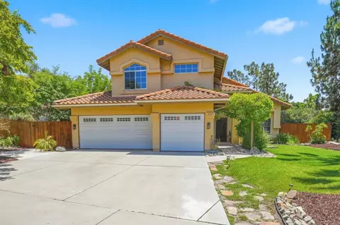 5217 Alamosa Park Dr, Oceanside, CA 92057