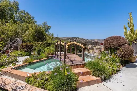 Exterior - 878 Rivertree Dr, Oceanside, CA 92058 photo 4 of 9