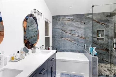 Bath - 878 Rivertree Dr, Oceanside, CA 92058 photo 2 of 3