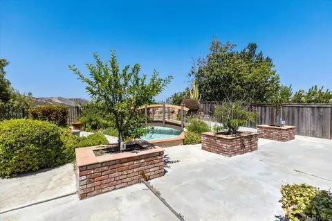 Exterior - 878 Rivertree Dr, Oceanside, CA 92058 photo 5 of 9