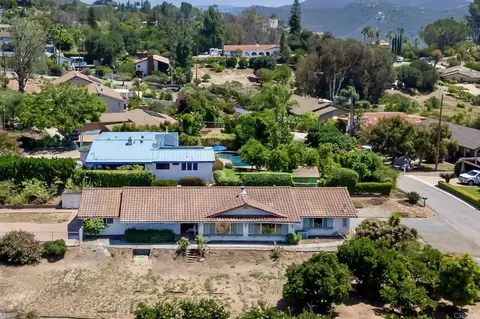 1216 Via Ramon, Escondido, CA 92029