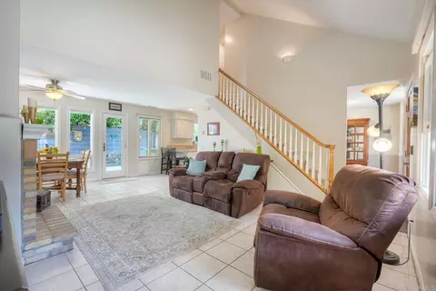 Living - 217 Sanford St, Encinitas, CA 92024 photo 1 of 3