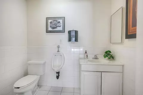 Bath - 217 Sanford St, Encinitas, CA 92024 photo 5 of 5