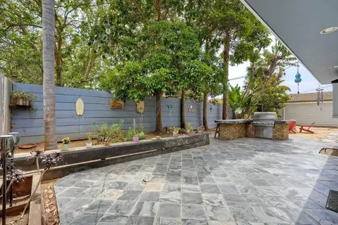 Exterior - 217 Sanford St, Encinitas, CA 92024 photo 4 of 9