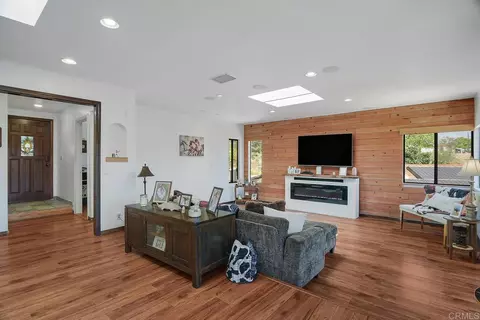 Living - 2941 Pioneer Way, Jamul, CA 91935 photo 3 of 4