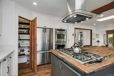 Kitchen - 2941 Pioneer Way, Jamul, CA 91935 photo 4 of 5