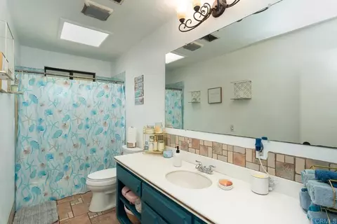 Bath - 2941 Pioneer Way, Jamul, CA 91935 photo 3 of 3