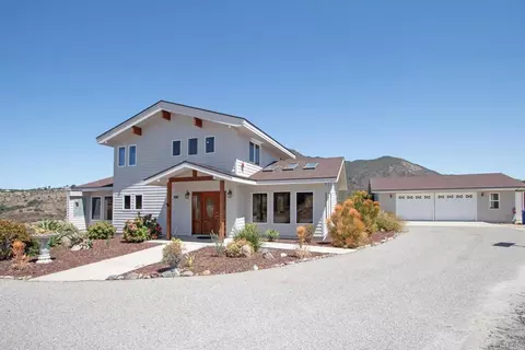 Exterior - 2670 Vista Del Rio, Fallbrook, CA 92028 photo 2 of 5