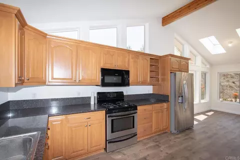 Kitchen - 2670 Vista Del Rio, Fallbrook, CA 92028 photo 2 of 2