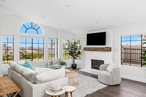 Living - 1358 Blue Heron Ave, Encinitas, CA 92024 photo 1 of 4