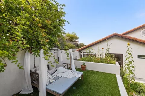 Exterior - 1358 Blue Heron Ave, Encinitas, CA 92024 photo 5 of 10