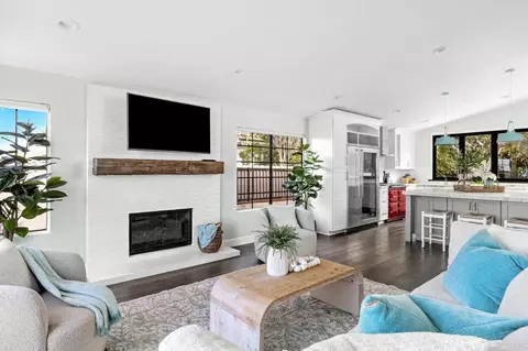 Living - 1358 Blue Heron Ave, Encinitas, CA 92024 photo 2 of 4