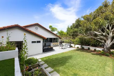 Exterior - 1358 Blue Heron Ave, Encinitas, CA 92024 photo 6 of 10