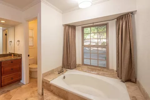 Bath - 2730 Mountain View Dr, Escondido, CA 92027 photo 3 of 7