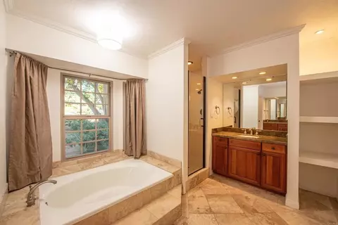 Bath - 2730 Mountain View Dr, Escondido, CA 92027 photo 1 of 7