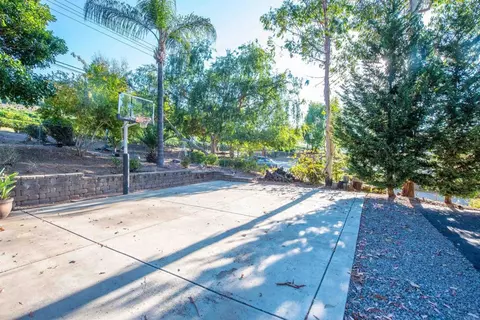Exterior - 2730 Mountain View Dr, Escondido, CA 92027 photo 10 of 19