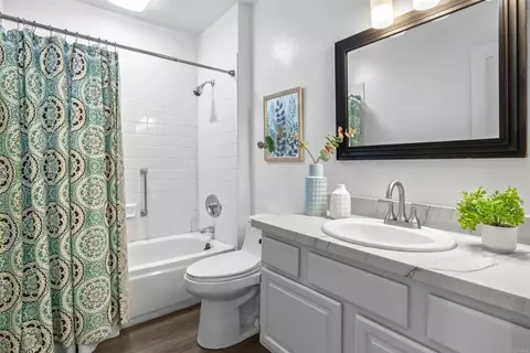 Bath - 2285 Valley Rd, Oceanside, CA 92056 photo 2 of 5