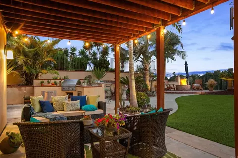 Exterior - 2285 Valley Rd, Oceanside, CA 92056 photo 6 of 14