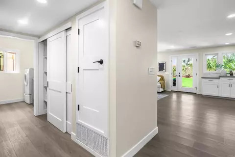 Entry Way - 2285 Valley Rd, Oceanside, CA 92056 photo 3 of 5