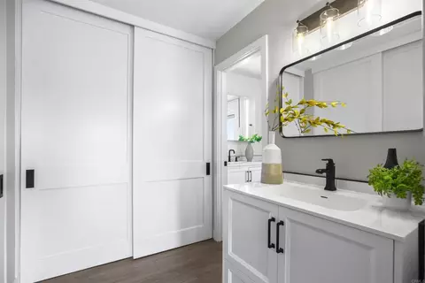 Bath - 2285 Valley Rd, Oceanside, CA 92056 photo 3 of 5