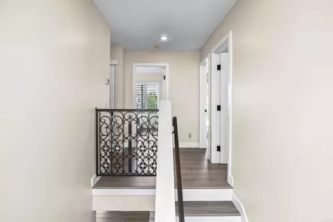 Entry Way - 2285 Valley Rd, Oceanside, CA 92056 photo 4 of 5