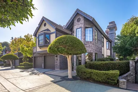 7351 Alicante Rd, Carlsbad, CA 92009