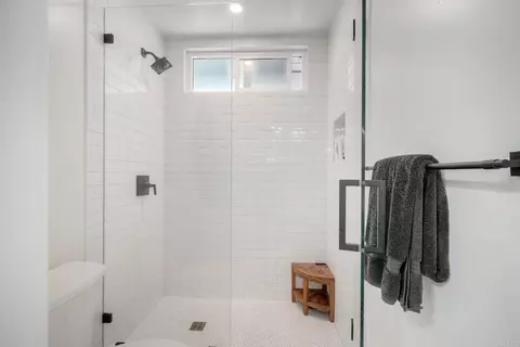 Bath - 141 Solace Ct, Encinitas, CA 92024 photo 3 of 3
